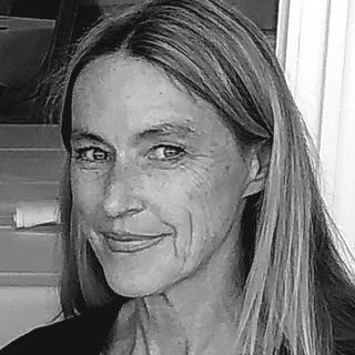 corinna-schusser-portrait-heilarbeit Portrait von Corinna Schusser, begleitet zu innerer Balance, Selbstheilung und tieferem Bewusstsein